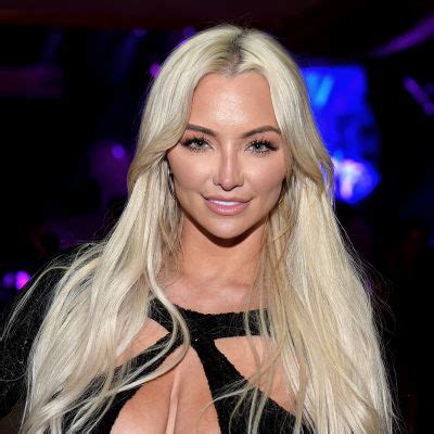 Lindsey Pelas Age, Net Worth, Relationship, Ethnicity, Height